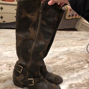 Near perfect Donald Pliner tall boots!